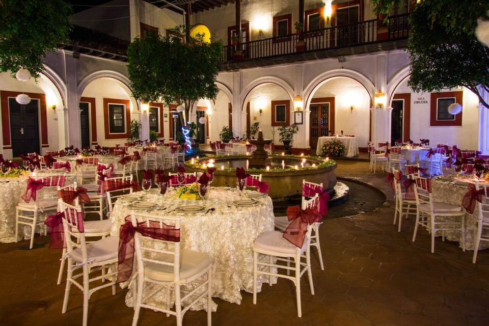 Boda en patio la fuente