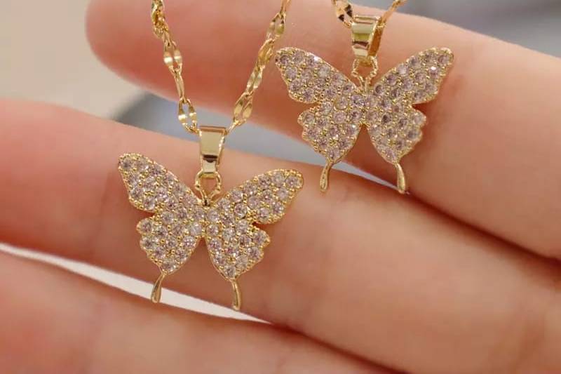 Collar de mariposas