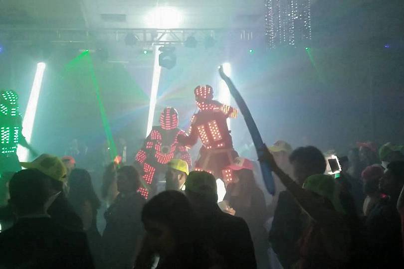 Show robot led