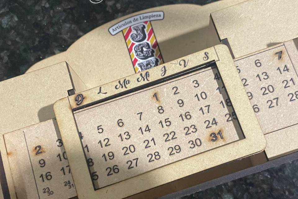 Calendario MDF peronalizado