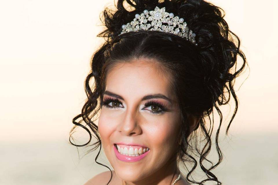 Novia peinado y maquillaje