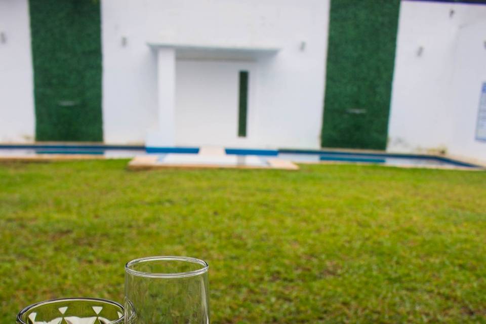 Montaje de mesa campirana