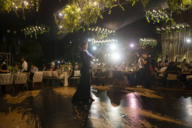 Banquete y musica con violín