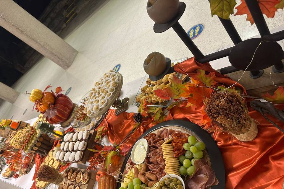 Mesa de bocadillos temática