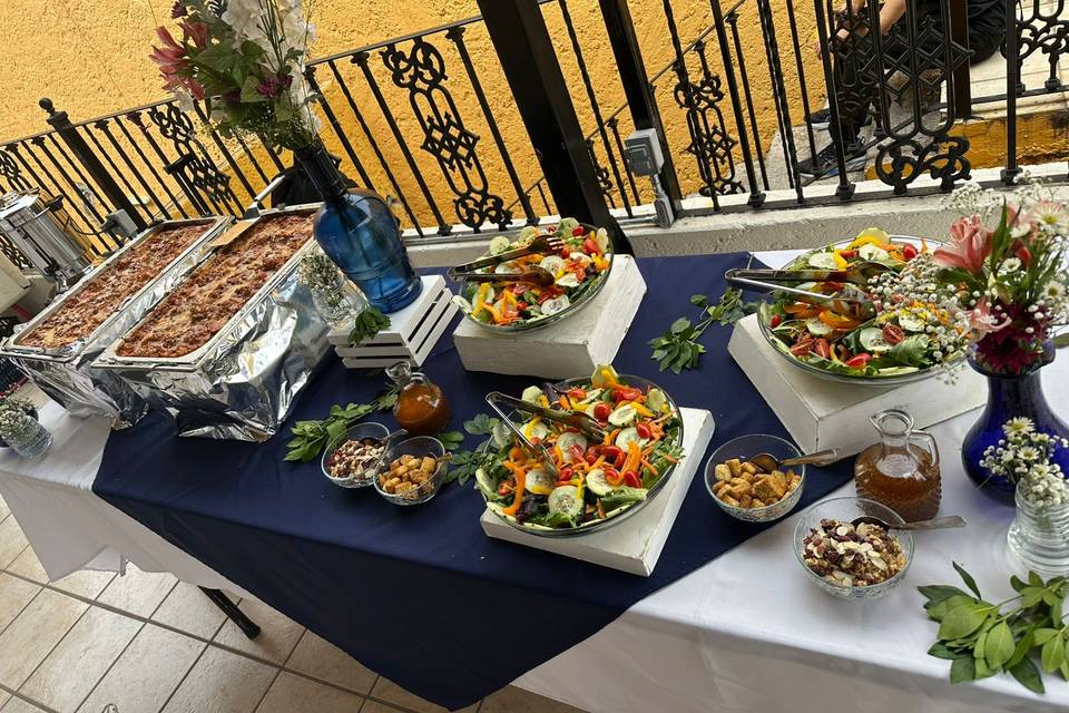 Lasaña y ensalada