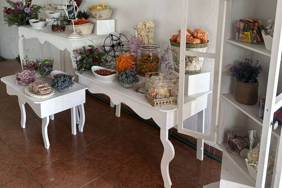 Mesas de dulces y botanas