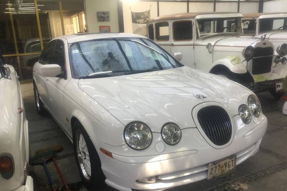 Jaguar R-Type