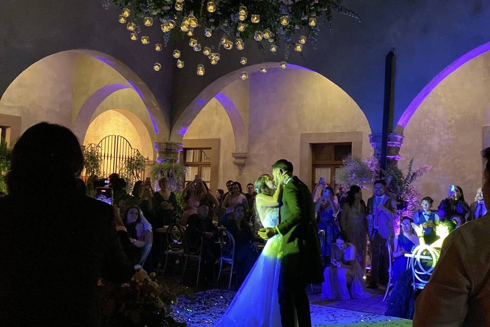 El amor también se baila