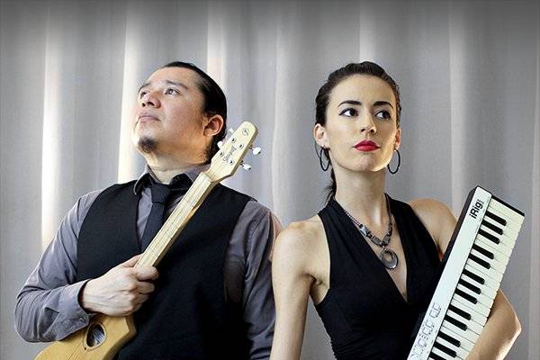 Acoustic Multi-Instrumental Du