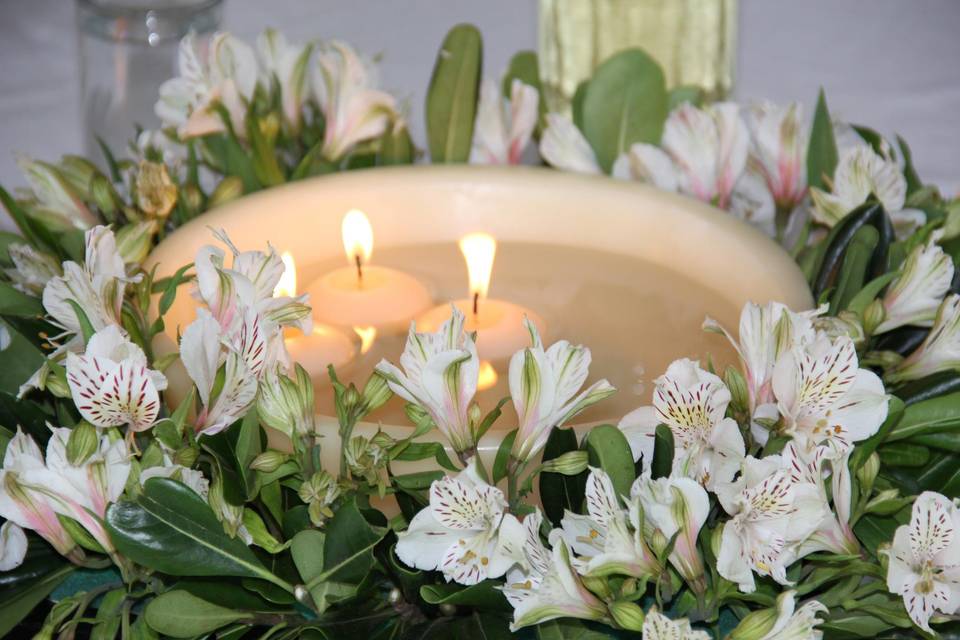 Arreglo con Velas Flotantes