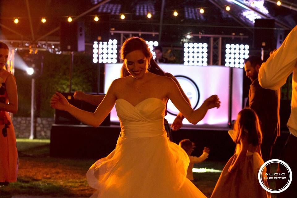 Bride dance