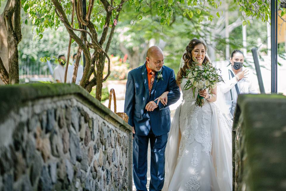 Papa entregando novia