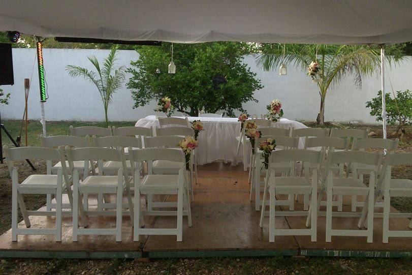 Mesa boda civil en carpa