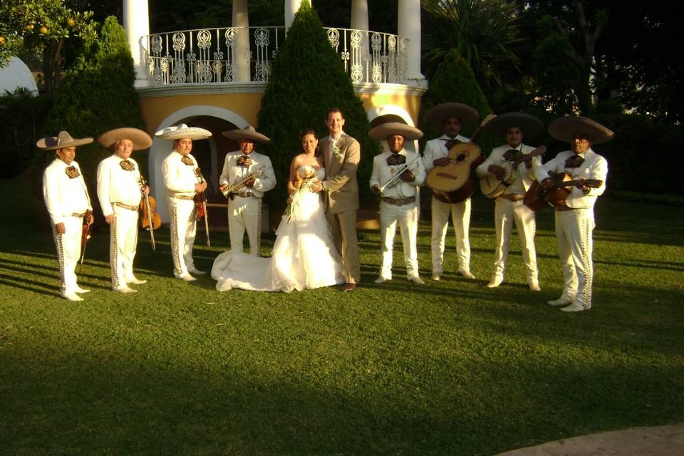 Mariachi bien vestido