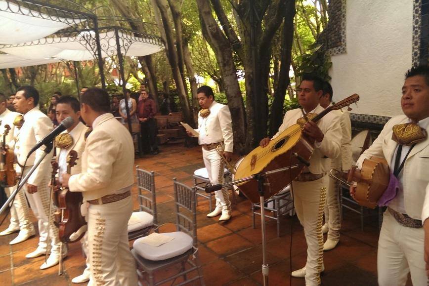 Mariachi misa Quinta Ruvelinas