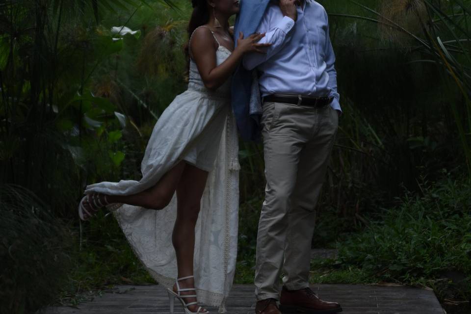 Pareja en la selva