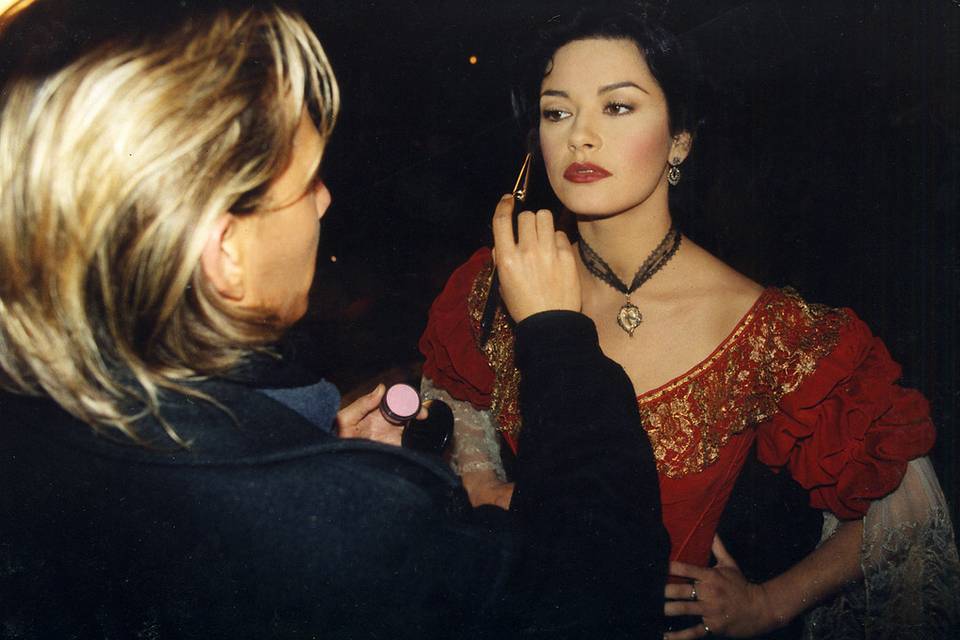 Maquilando a catherine zeta-jones