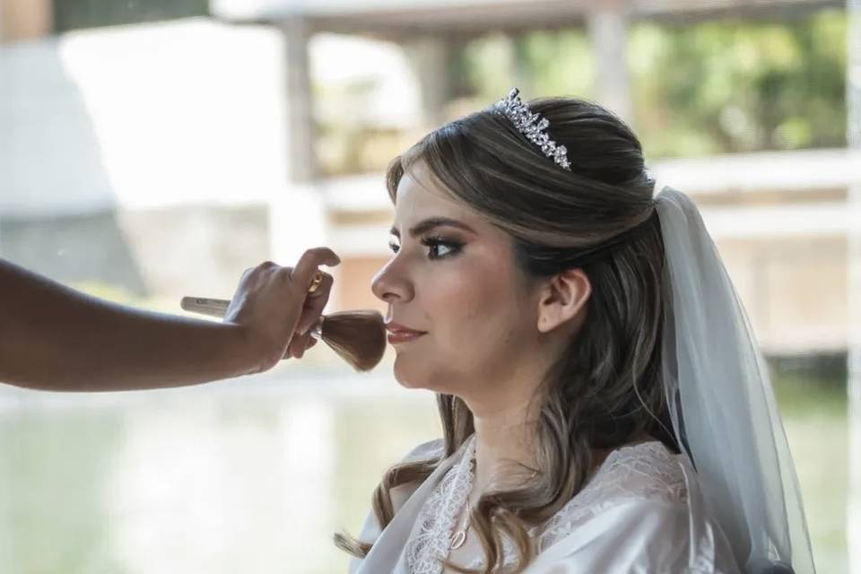 Denisse Novia make up Hair