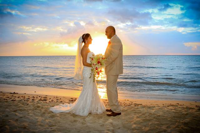 Novios en la playa