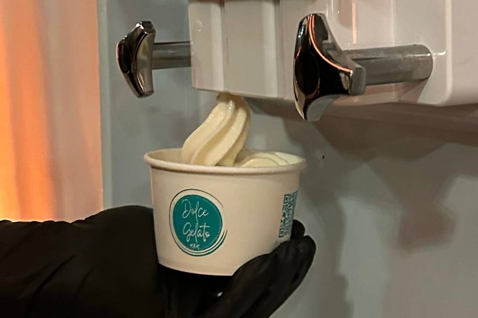 Sirviendo el helado