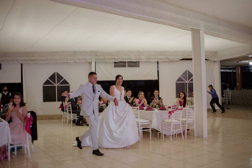 Entrada de los novios