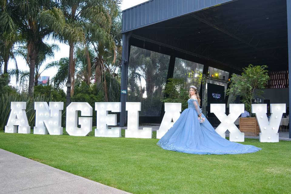 Xv años Ángela