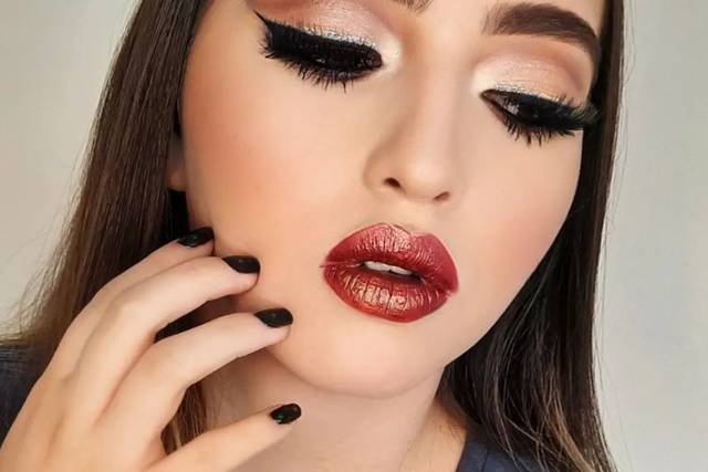 Makeup con labios rojos