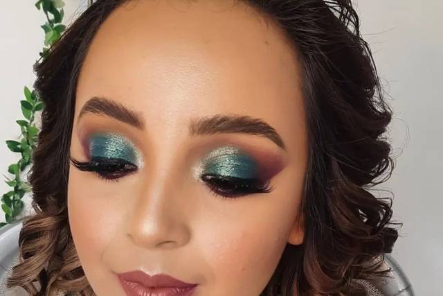 Maquillaje com sombras verdes