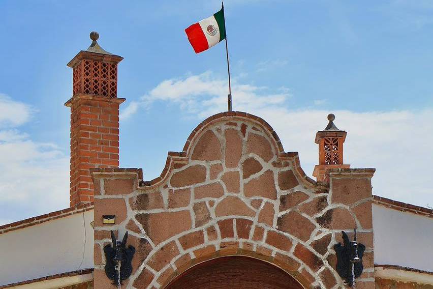 Capilla de fondo.