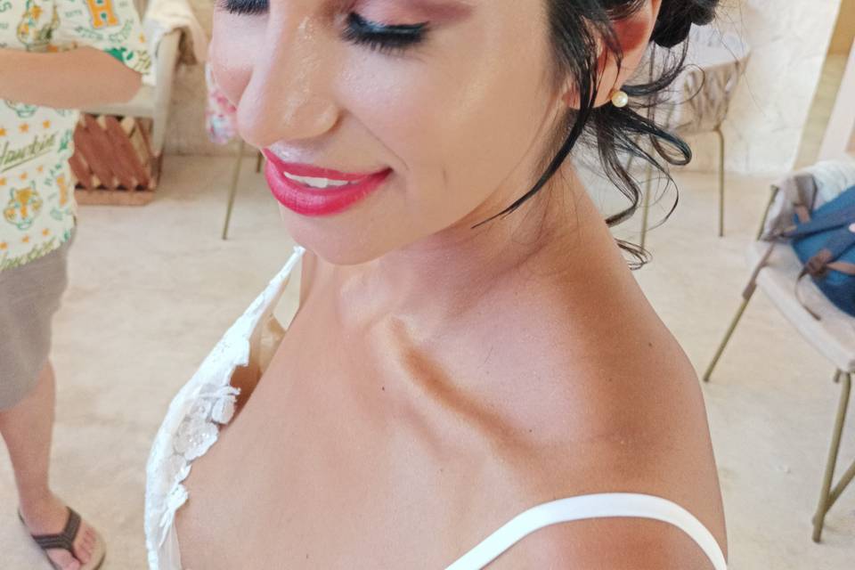 Maquillaje brindado