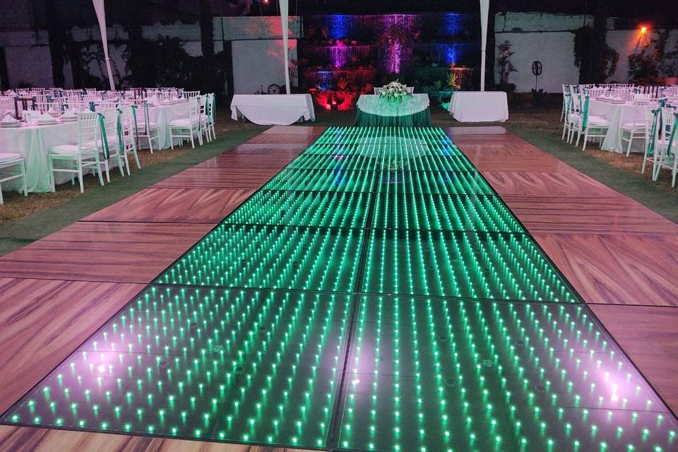 Jardín con pista de led