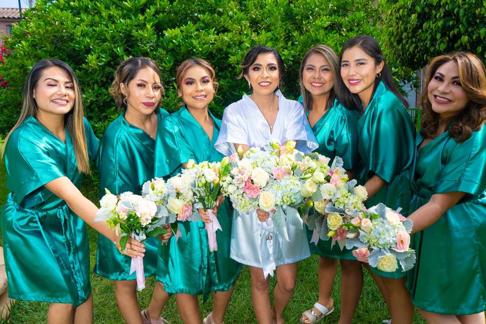 Damas y novia Iris