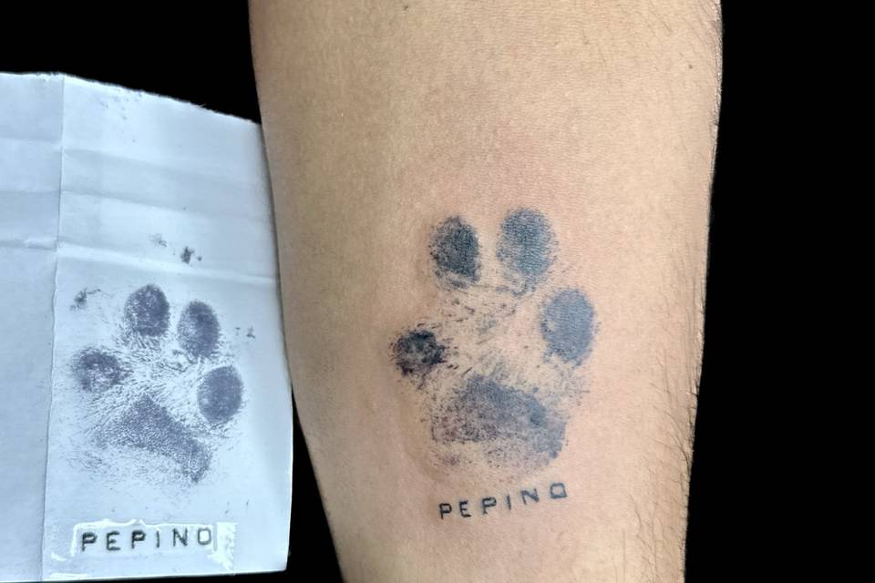 Tatuaje de huella de perrito