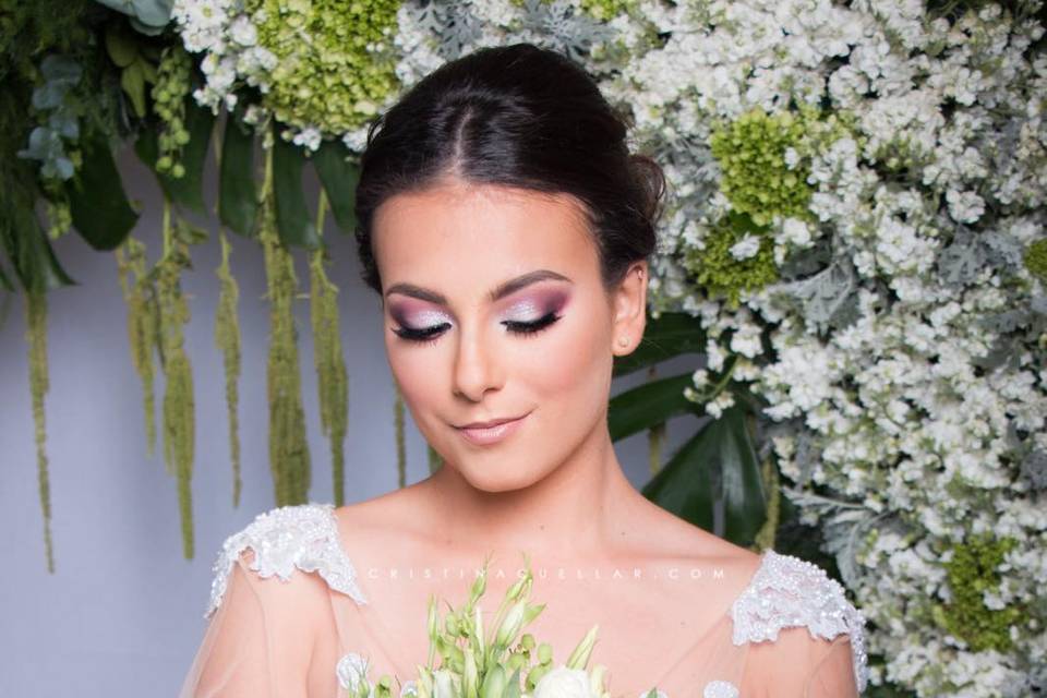 Maquillaje y peinado para novia