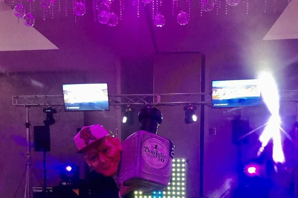 El Canelo con su Don Julio