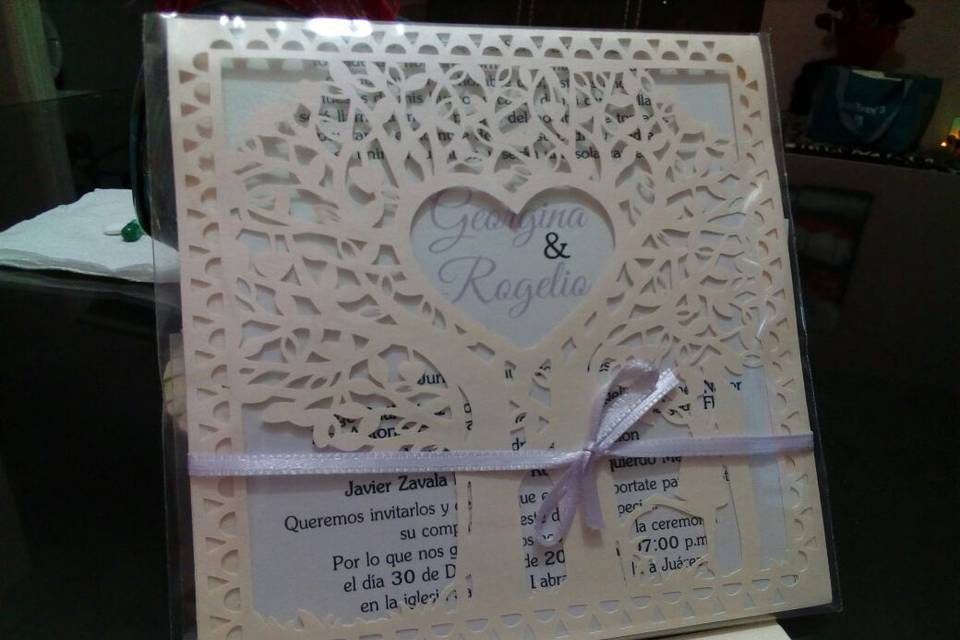 Invitación beige pareja con árbol