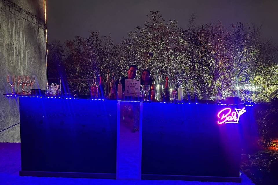 Barra de bebidas iluminada