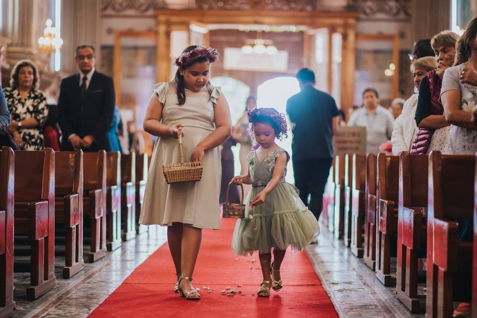 FLOWER GIRLS