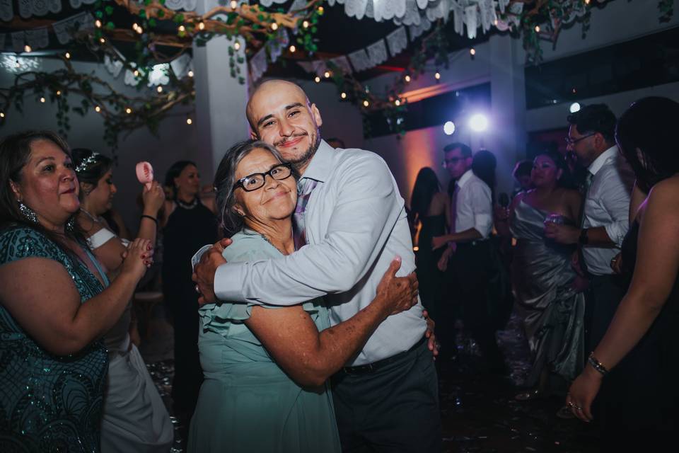 MOM & ME