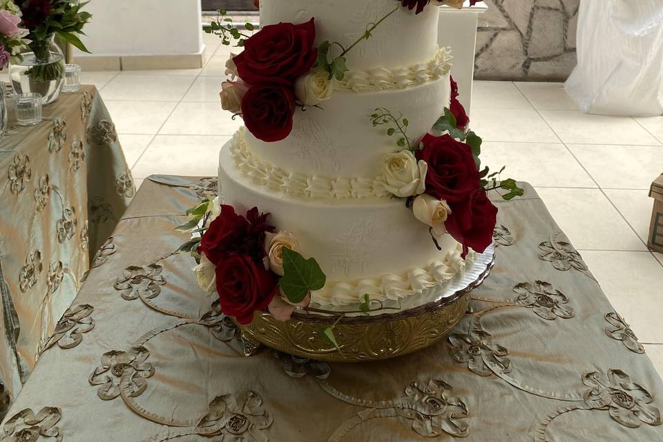 Pastel de boda perla y oro