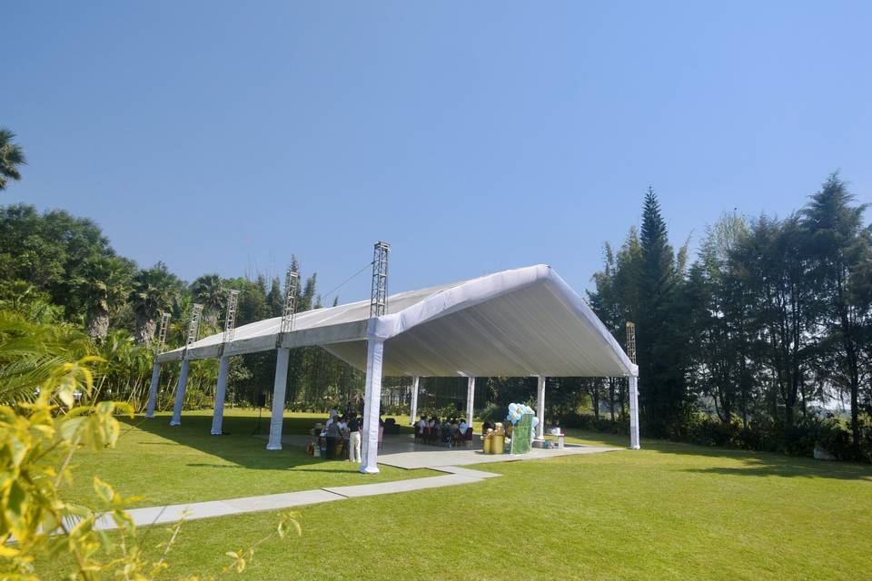 Áine Jardín y Banquetes