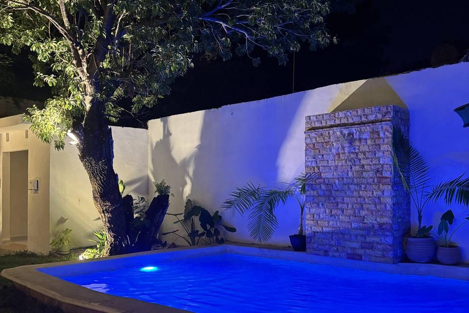 Piscina iluminada