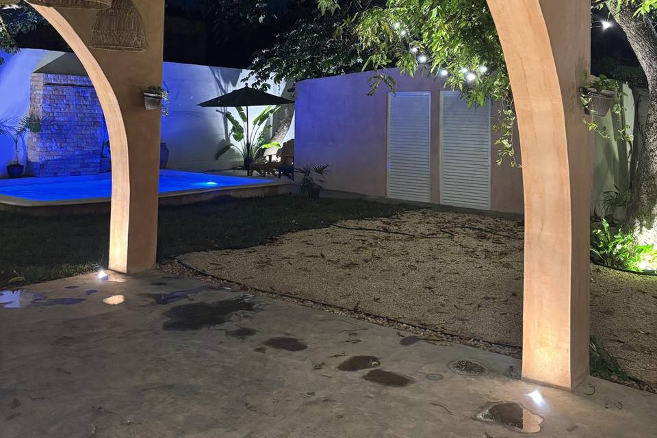 Arcos de noche piscina