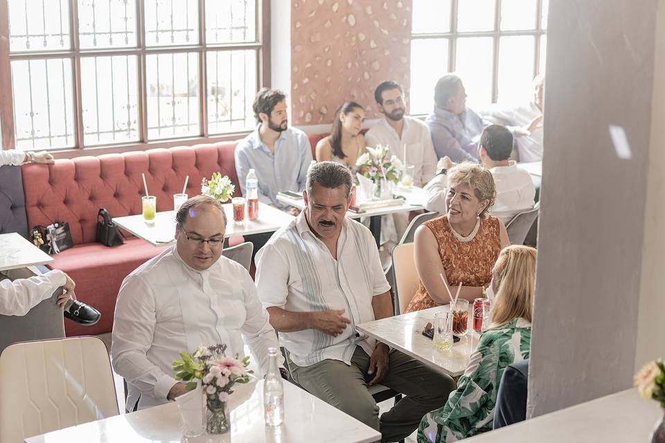 Invitados sentados
