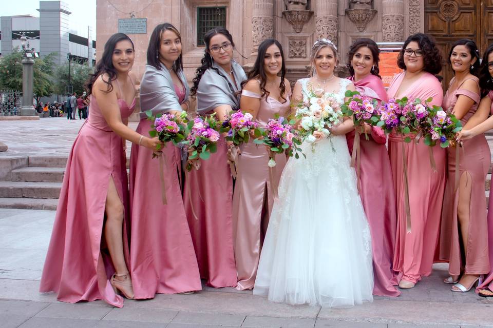 Novia con damas de honor