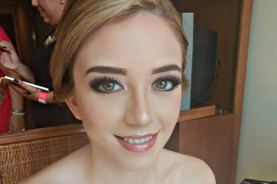 Alexa Sánchez Make Up & Artist