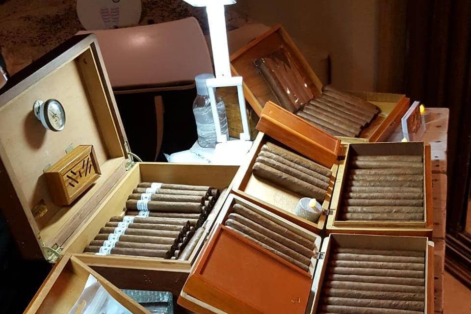 Puros C E Fine Tobacco