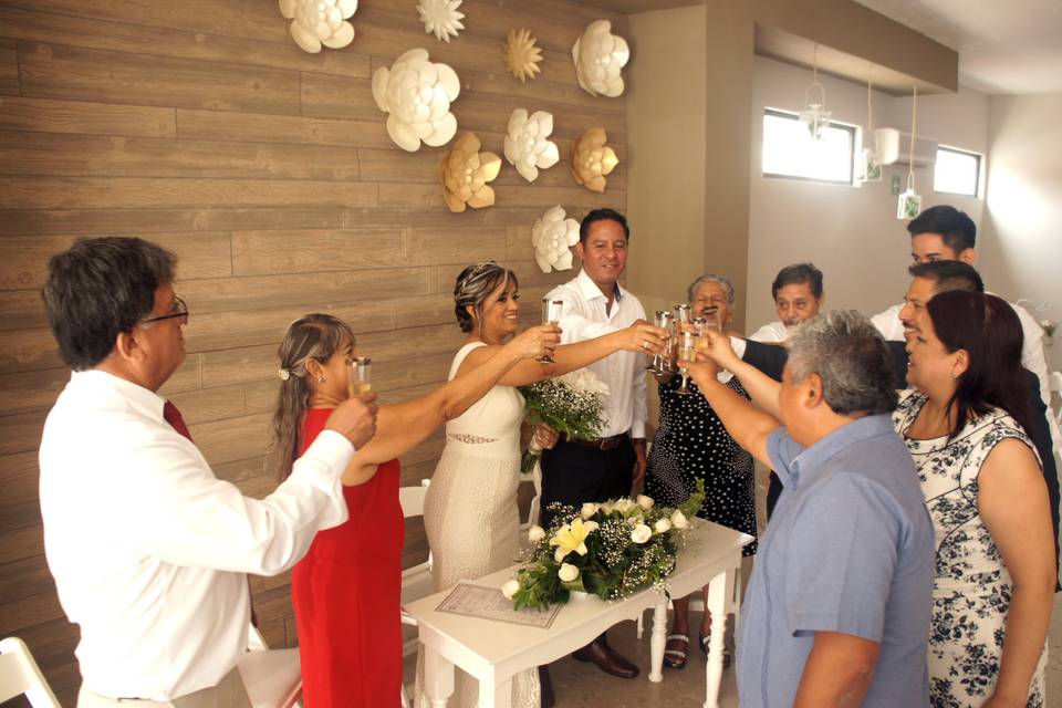 Brindis por los novios