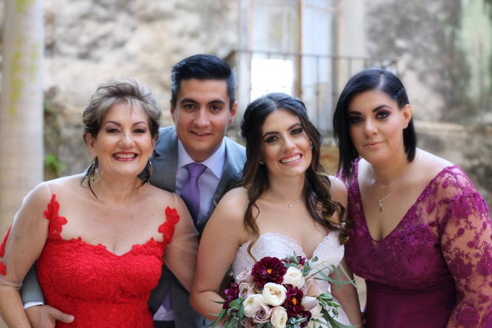 La novia con su familia