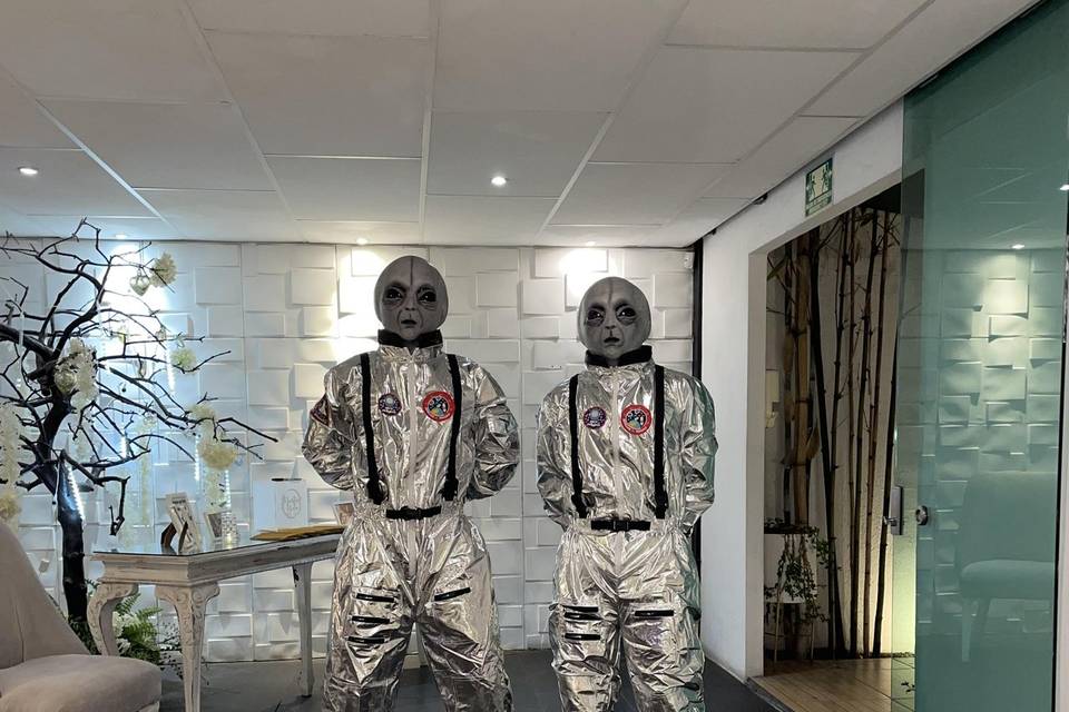 Performance aliens